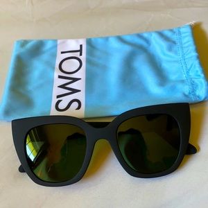 Toms Sydney Matte Black Sunglasses